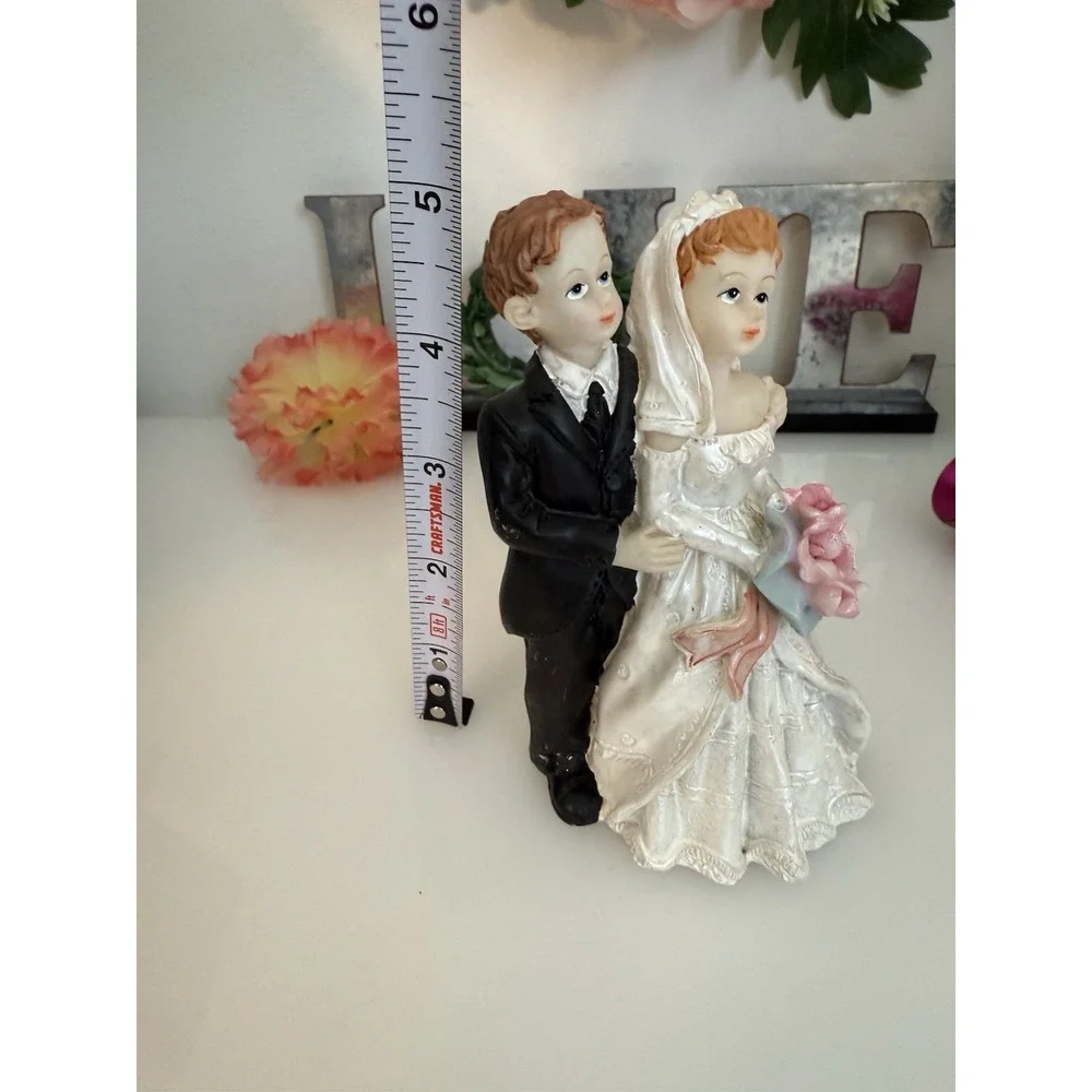 Vintage Shabby Chic Wedding Bride and Groom Resin‎ Wedding Cake Topper 5.5